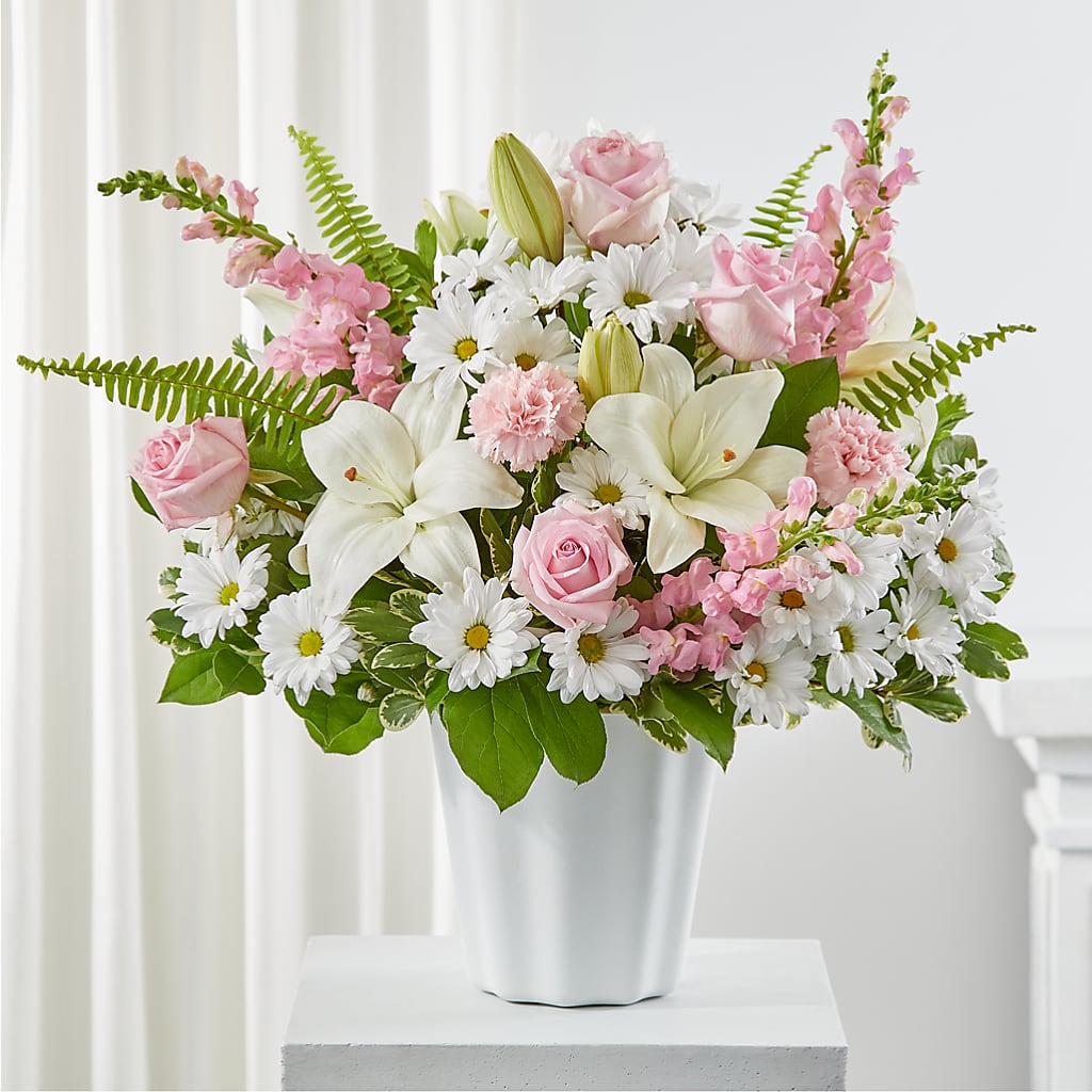 Soft Touch Tabletop Basket – MARTHA'S FLOWER & GIFT SHOP, Bushnell FL