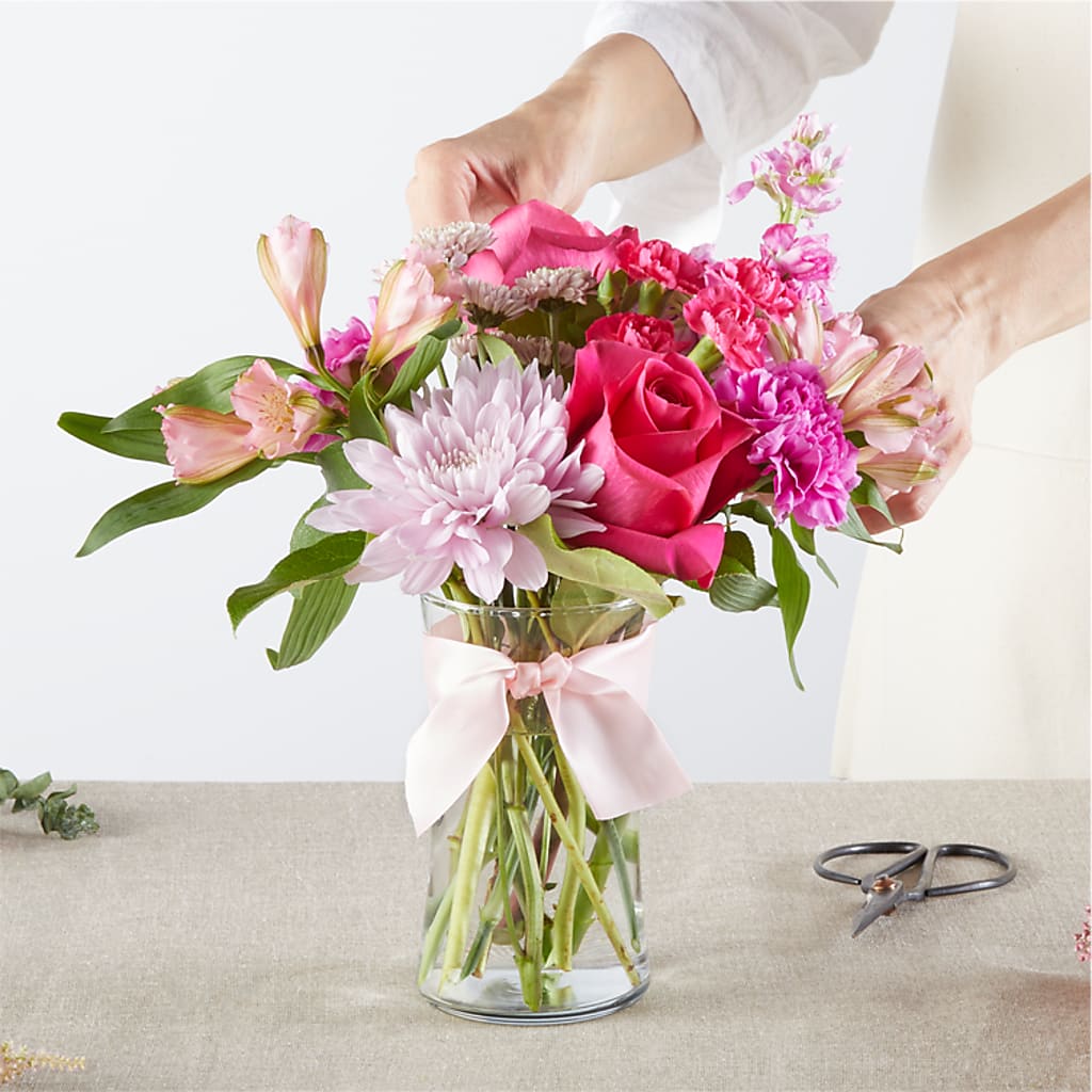 Pink Ribbon - A Florist Original – MARTHA'S FLOWER & GIFT SHOP, Bushnell FL