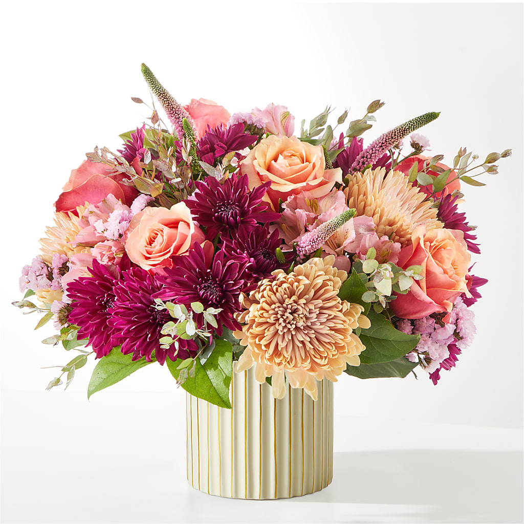 Berry Cobbler Bouquet with Ivory Vase – MARTHA'S FLOWER & GIFT SHOP, Bushnell FL