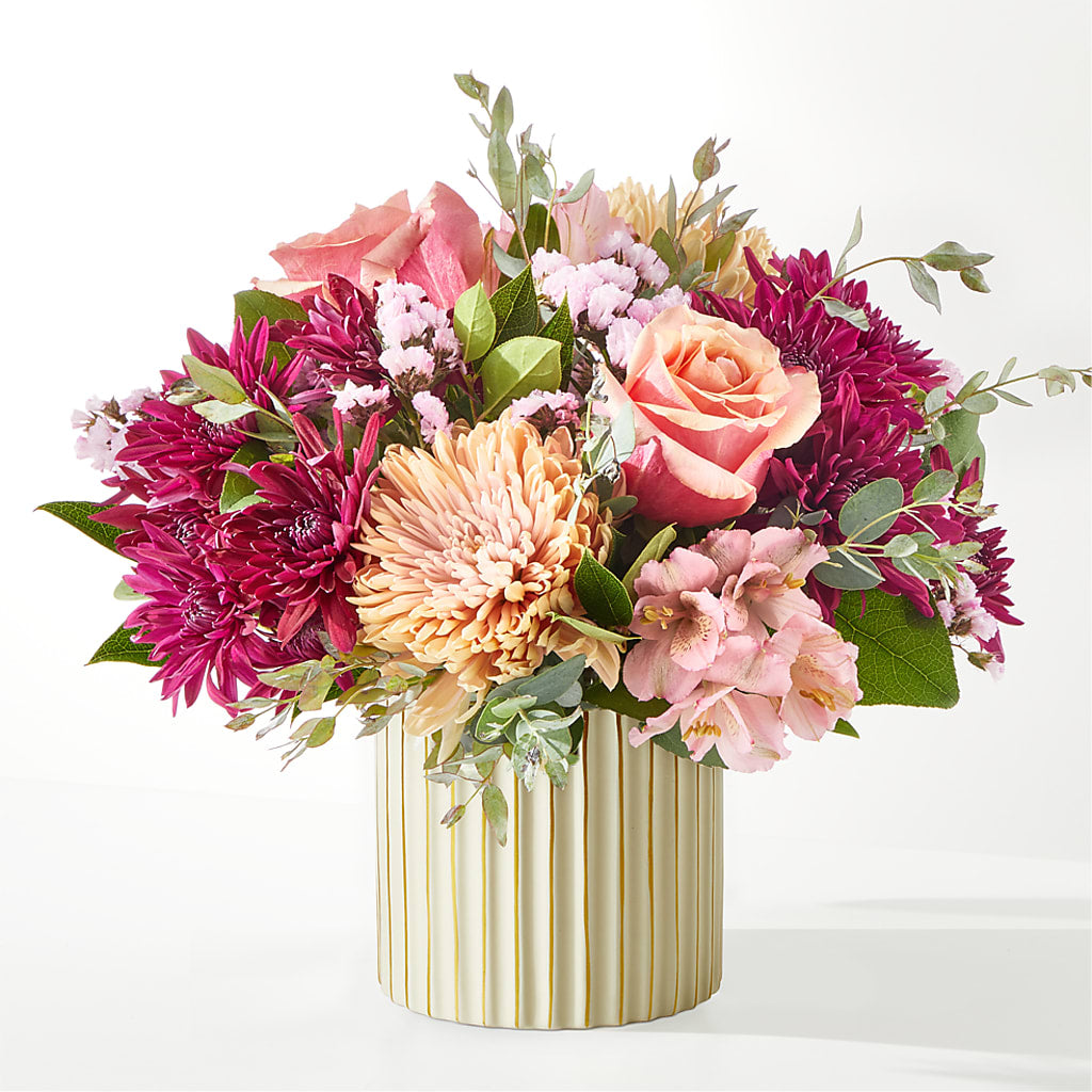 Berry Cobbler Bouquet with Ivory Vase – MARTHA'S FLOWER & GIFT SHOP, Bushnell FL